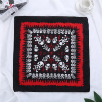 Бандана с узором Череп 11 10537 54х54 см