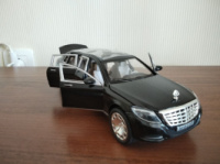 Машинка металева Mercedes-Maybach S 3619 з дверима, світлом і звуком, що відкриваються.