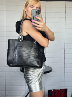 Чорна - формат А4 - блискуча, стильна та елегантна сумка з крокодиловим принтом (0571-3)