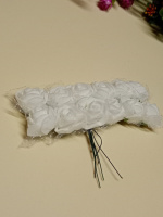 Букет роз из фоамирана в фатине /  2 см / белый