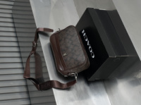 Чоловіча сумка кросс боді Graham Crossbody Coach коричневий