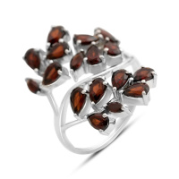 Серебряное кольцо CatalogSilver с натуральным гранатом 4.212ct, вес изделия 6,2 гр (2166337) 18.5 размер