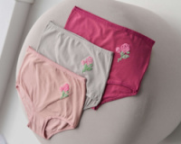 Жіночі трусики з високою посадкою і вишивкою   M, L, XL    5 шт.