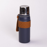 Термос 700 мл з кришкою фліп топ і ситечком, синій