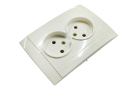 Розетка белая двойная врезная 120×85мм (114516)