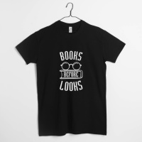 Футболка «Books before looks» мужская, Черный, XS, английский