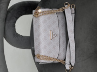 Guess кросс-боді ECO ELEMENTS пудровий