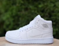 Жіночі кросівки Nike Air Jordan 1 Mid (36-41)