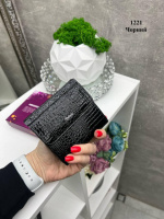 Натуральна шкіра. Чорний - лаковий жіночий гаманець на кнопці, у фірмовій коробці (1221)