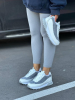 Жіночі зимові кросівки