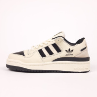 Adidas Forum молочні з чорним