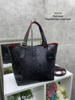 Чорна з червоним усередині — з логотипом - стильна якісна сумка з дорогого матеріалу, з тисненням під