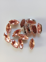 Страз (стекло)  в металлической оправе. Размер - 7×15 мм. Цвет- персиковый