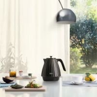 Электрочайник DeLonghi Ballerina KBD-2001-BK 1.7 л