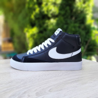 Nike Blazer Mid чорні на білій