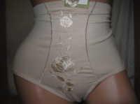 Трусики-утяжка JhuErJi бавовняні з вишивкою бежеві розмір XL (50)