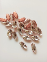 Страз (стекло)  в розовой  металлической оправе. Размер - 7×15 мм. Цвет- прозрачный