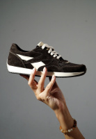 Жіночі замшеві кросівки з білими вставками  v7-o7-45