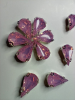 Страз (акрил)  в металлической оправе. Размер - 8×13 мм. Цвет - розовый.