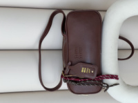 Сумка Miu Miu багет з брелком шоколадний