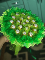 Яскравий букет з цукерками , солодкий подарунок на 8 березня день народження