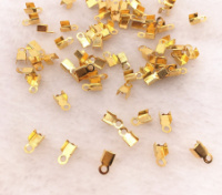 Зажим - концевик для лески. Размер - 3×6мм. Цвет - лимонное золото. Упаковка - 10 шт.