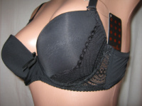 Бюстгальтер ShuangIng з мереживом з боків 80А push up чорний