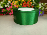 Атласная лента 4 см. Длина рулона 23 м. Цвет темно зелёный
