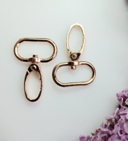 Карабин. Длина карабина - 4,5 см. Размер внутренней стороны 2,6×1,5 см. Цвет - золото. Цена указана за 1 шт