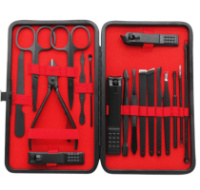 Набор инструментов для ухода ногтей 14768 18 предметов черный с красным