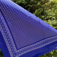 Бандана с узором Горошек 10548 55х55 см синяя