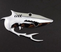 Наклейка-эмблема 3D «Акула 2» для автомобиля, хромированный метал.