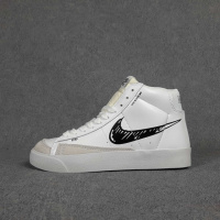 Nike Blazer Mid 77 білі з чорним
