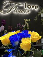 Букет квітів синіх та жовтих троянд, від ♥️ Flower Love ♥️ на подолі е доставка по Киеву