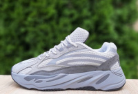 Чоловічі кросівки Adidas Yeezy Boost 700 V2 (41-45)