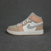 Nike Jordan білі з бежевим