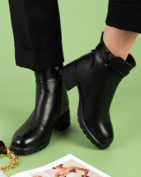 Жіночі зимові чорні черевики на підборах