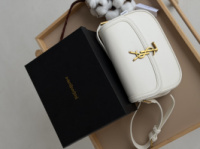 Жіноча  сумка Saint Laurent Solferino medium leather shoulder bag  білий