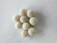 Помпон текстильный. Размер 2 см. Цвет - светло-серый.