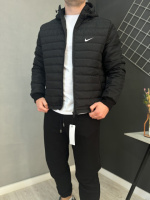 Демісезонна куртка Nike чорна RD357
