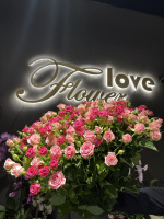 Букет квітів з Кущова троянда Україна на Подолі , доставку по Києву від ♥️ Flower Love ♥️