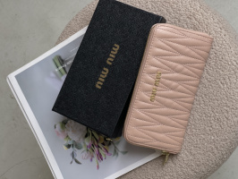 Гаманець Miu Miu стеганий Big size пудровий