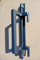 Ручка на відкатні ворота, задвижка ПРАВА «СтАнДаРтНа» з двома засовами.