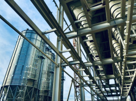 Гаряче цинкування в Україні 2026: як уникнути CBAM-доплат 50–150 €/т, знизити CO₂-слід на 30–60% та виграти тендери на відбудову