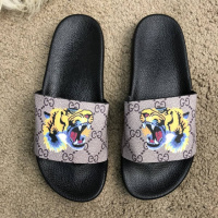 Шлепки Gucci Slide Sandal GG Supreme Tiger