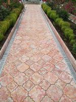 Тротуарна плитка «Конюшина Орієнт»,товщина 2,5см;Декоративний бетон.