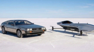 DeLorean злетить у небо