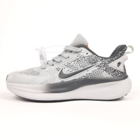 Nike ZOOM світло сірі помаранчевий язик