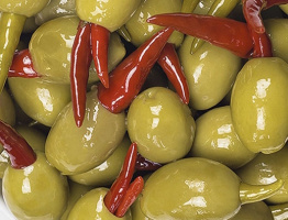 Оливки фаршировані з Чилі солені в бочках