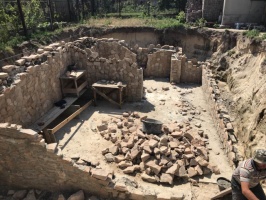 Строительство погреба из бута в Киеве и области